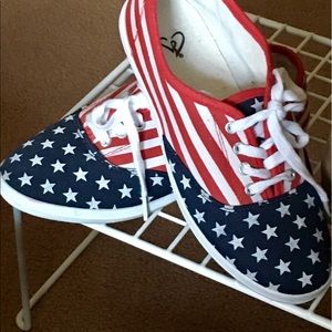 REDUCED TO SELL🔴 CUTE LIGHTWEIGHT LACE UP SHOES