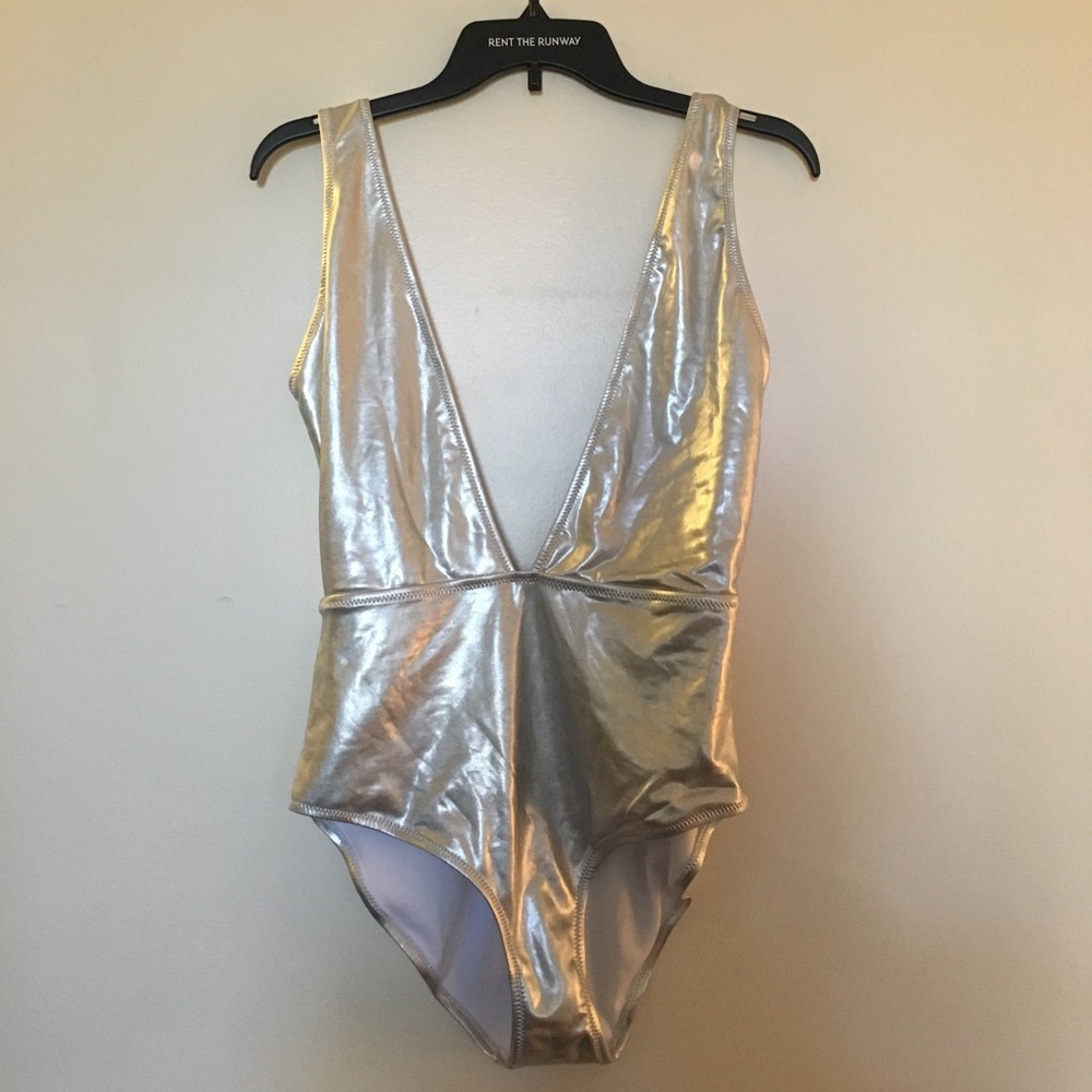 Silver low cut one piece