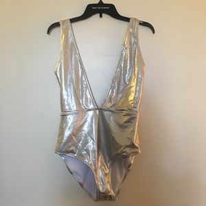 Silver low cut one piece