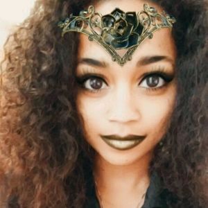 Meet your Posher, Julisa