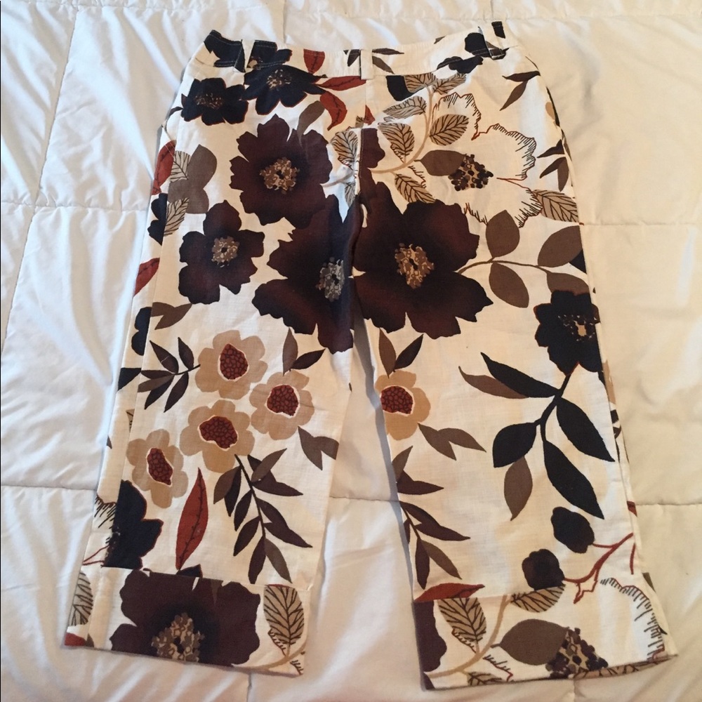 🆕Floral linen capri pants - Picture 2 of 7