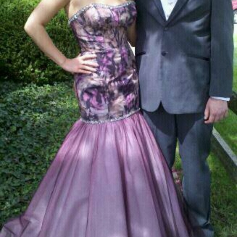 Formal mermaid corset dress.