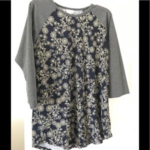 ✨✨Lularoe✨✨ NWT - XL Randy Navy blue and cream