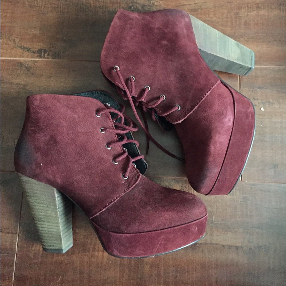 NEW: Steve Madden maroon ankle boots! SZ 9