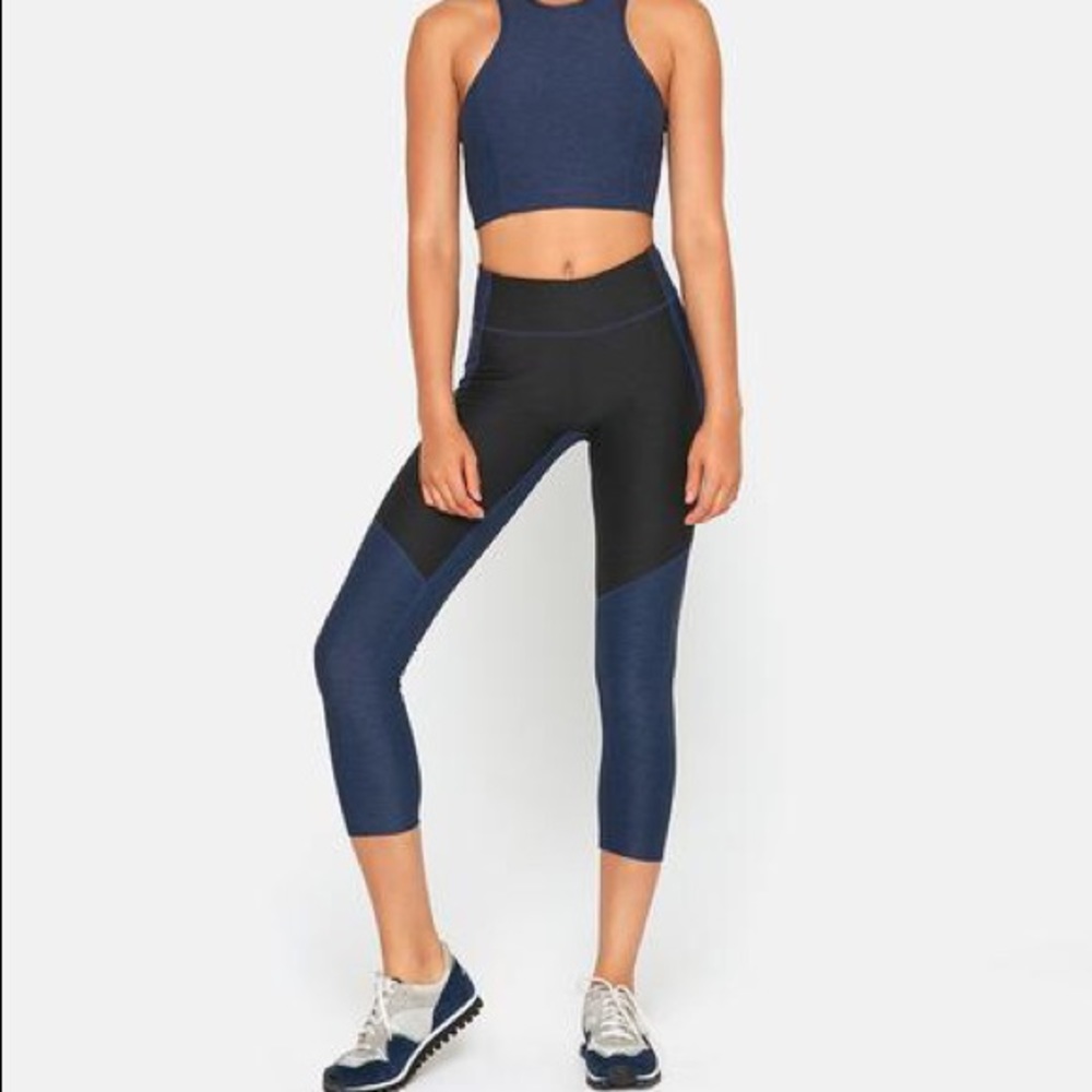 Outdoor Voices size small crop leggings