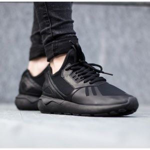 NWT Adidas tubular runner w