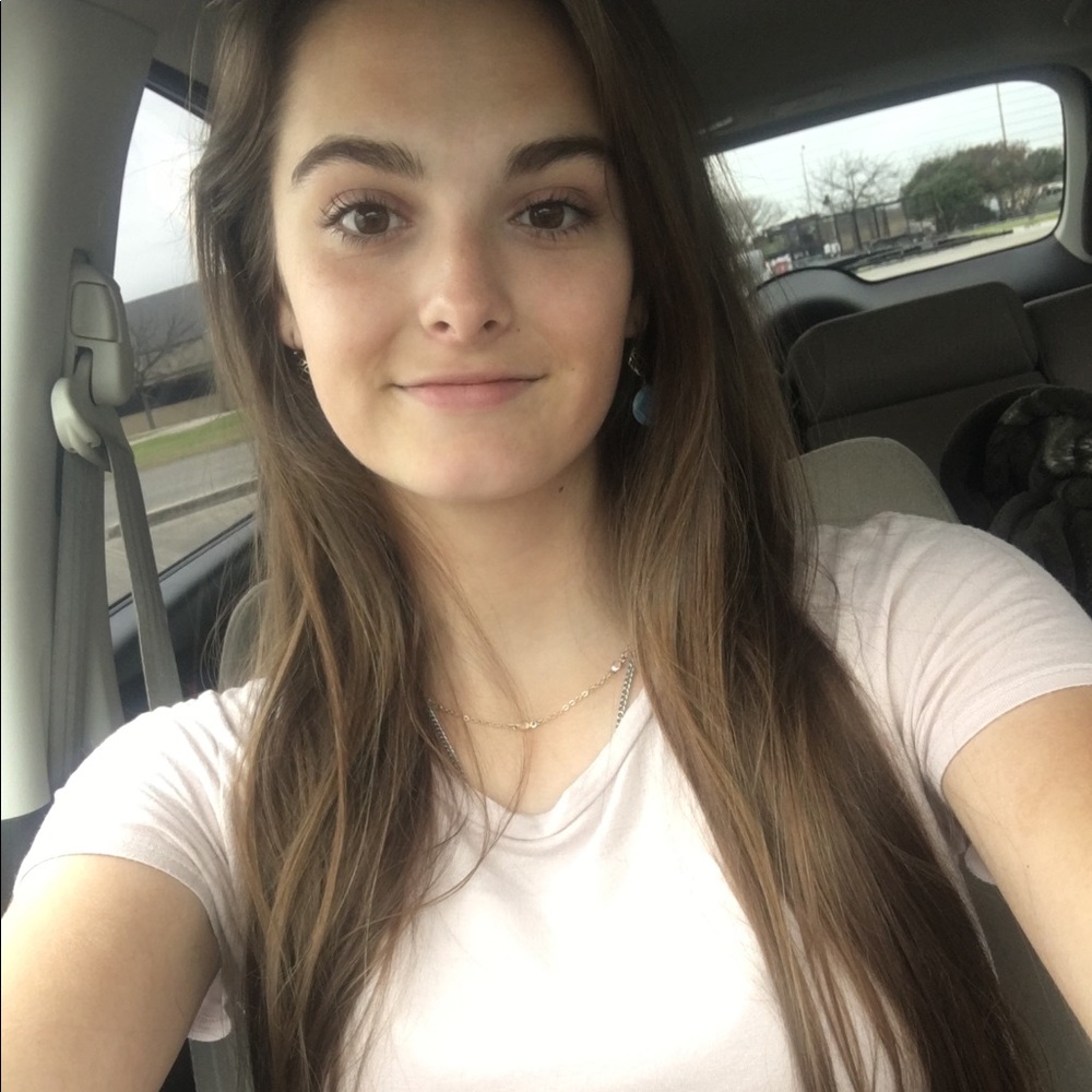 Meet your Posher, Danielle