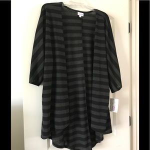 ✨✨Lularoe✨✨ NWT - Medium Lindsay