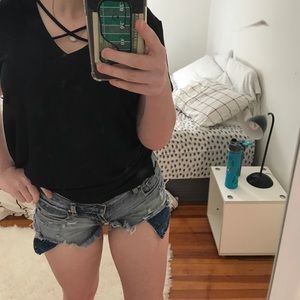 🆕American eagle ripped jean shorts w/ blue pocket