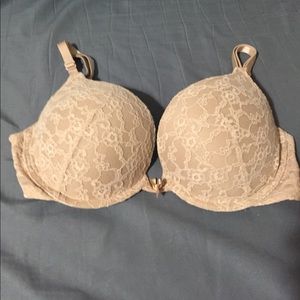 32DD Victoria's Secret push-up bra