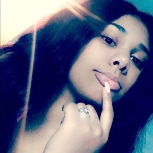 Meet your Posher, Ayanna