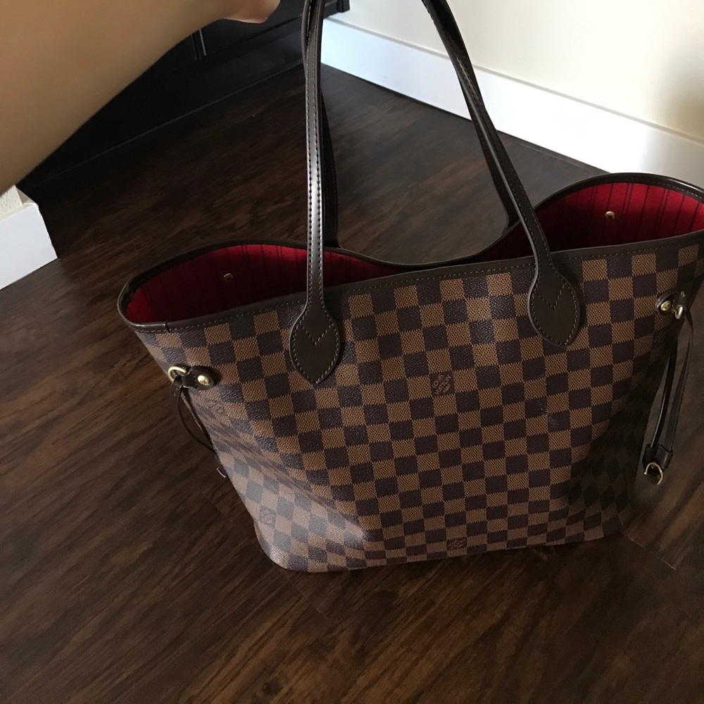 Louis Vuitton handbag - Picture 1 of 4
