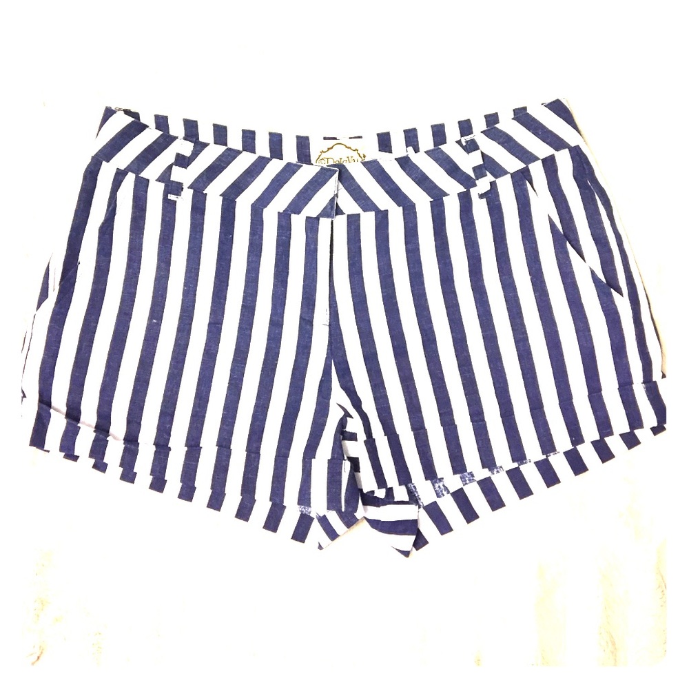 NWT Navy and white shorts Size-M