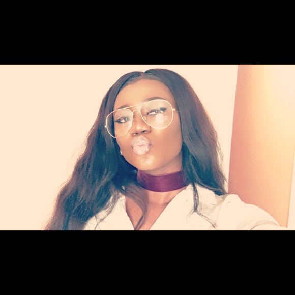Meet your posher, Christiana! - Picture 5 of 6