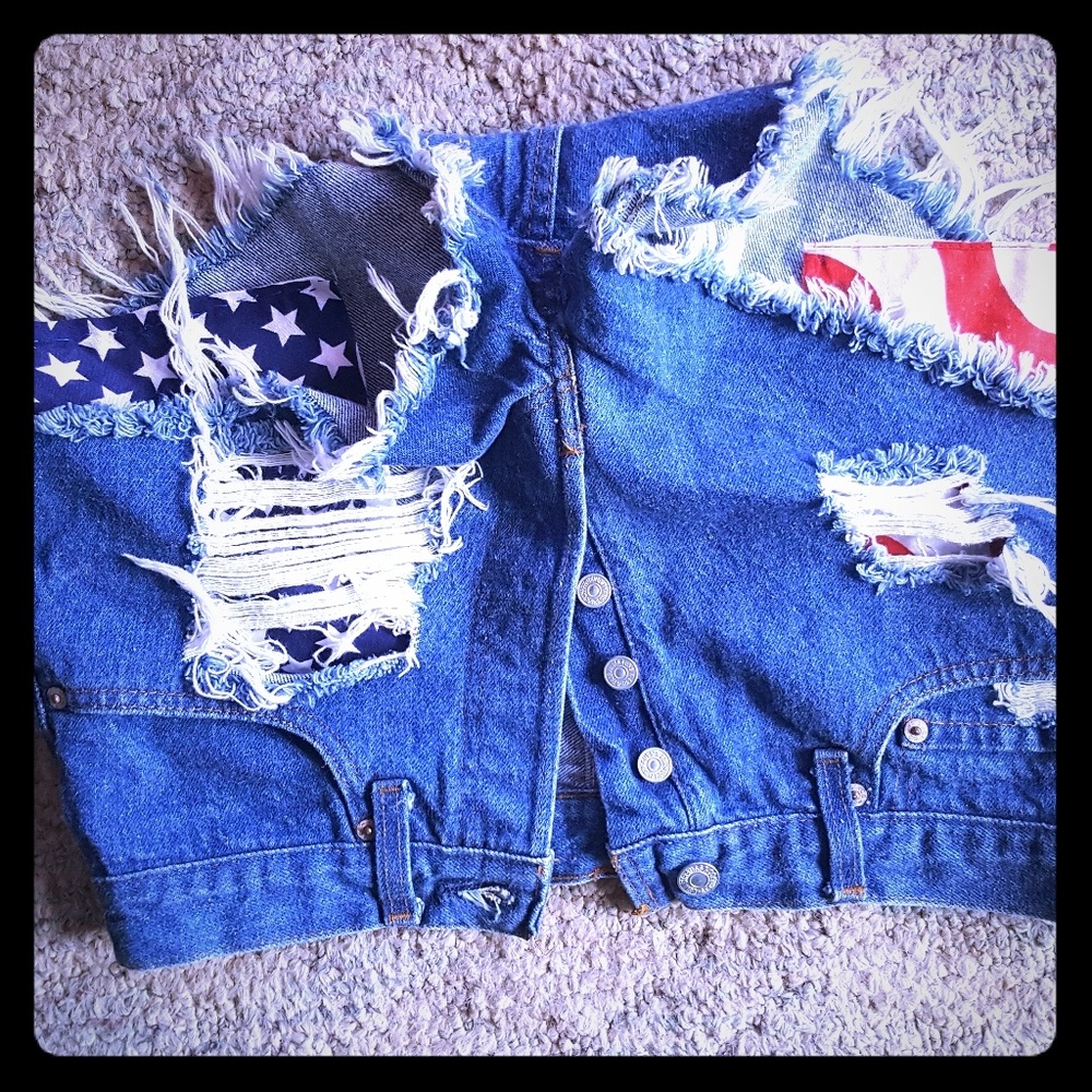 Levi shorty shorts