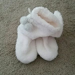Never worn - White fuzzy slippers