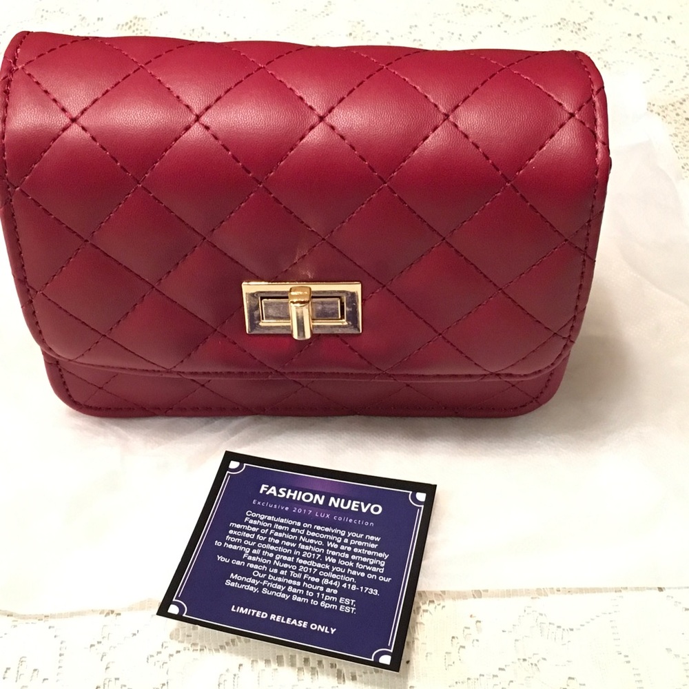 Fashion Nuevo  crossbody bag. Closet Closing.