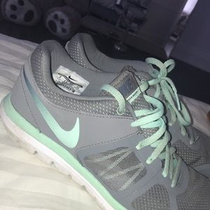 Nike flex run sneakers size 8