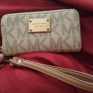 Michael Kor wallet *authentic*