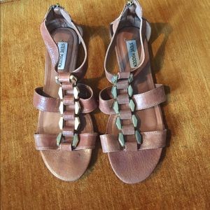 Steve Madden brown sandal