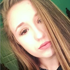 Meet your Posher, Katelyn