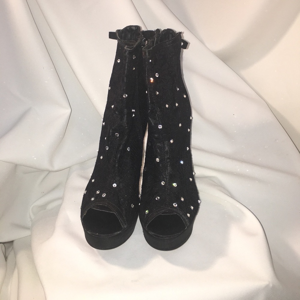 Lace Swarovski embellish corset tie peep toe