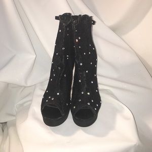 Lace Swarovski embellish corset tie peep toe