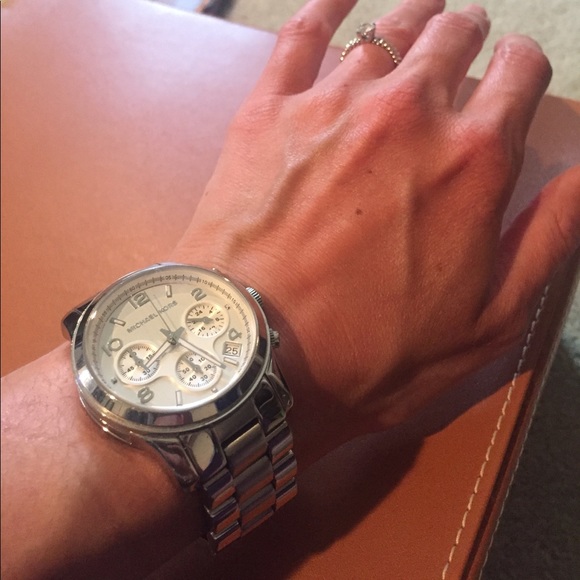 Michael kors watch - Picture 4 of 4