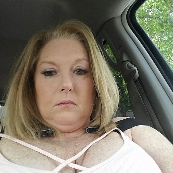 Meet your Posher, Debra - Picture 1 of 1