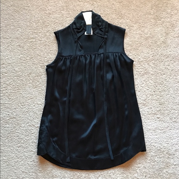 New woman's  Omorika blouse. - Picture 2 of 4