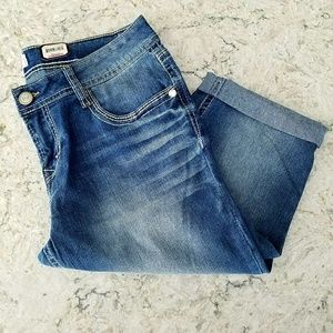 NWT! No Boundaries Capris