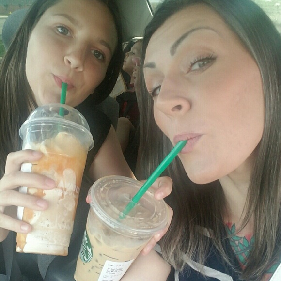 Meet your Posher, Danielle - Picture 3 of 4