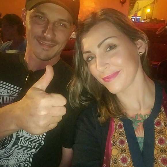 Meet your Posher, Danielle - Picture 4 of 4