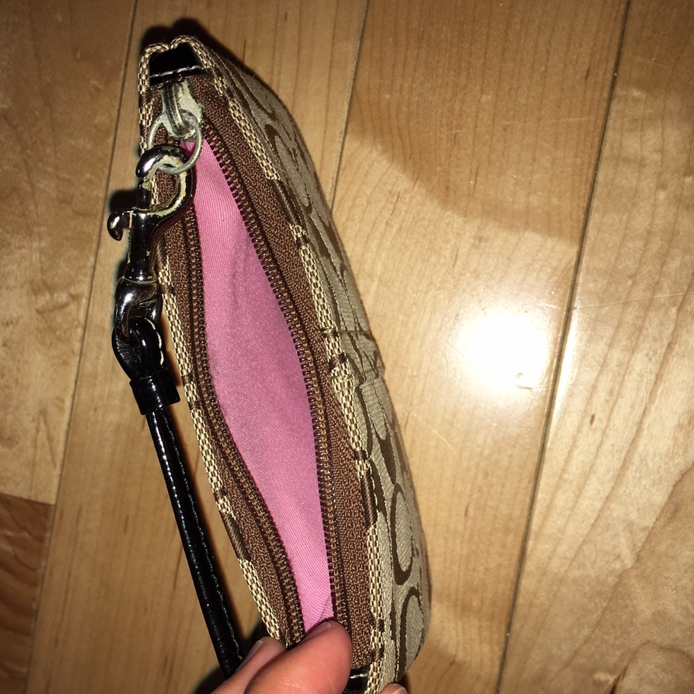 Coach wristlet - Picture 2 of 2