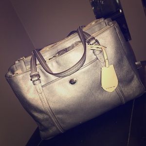 Coach Peyton carryall