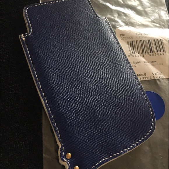 Salvatore Ferragamo Case (iPhone 4-6s compatible) - Picture 2 of 4