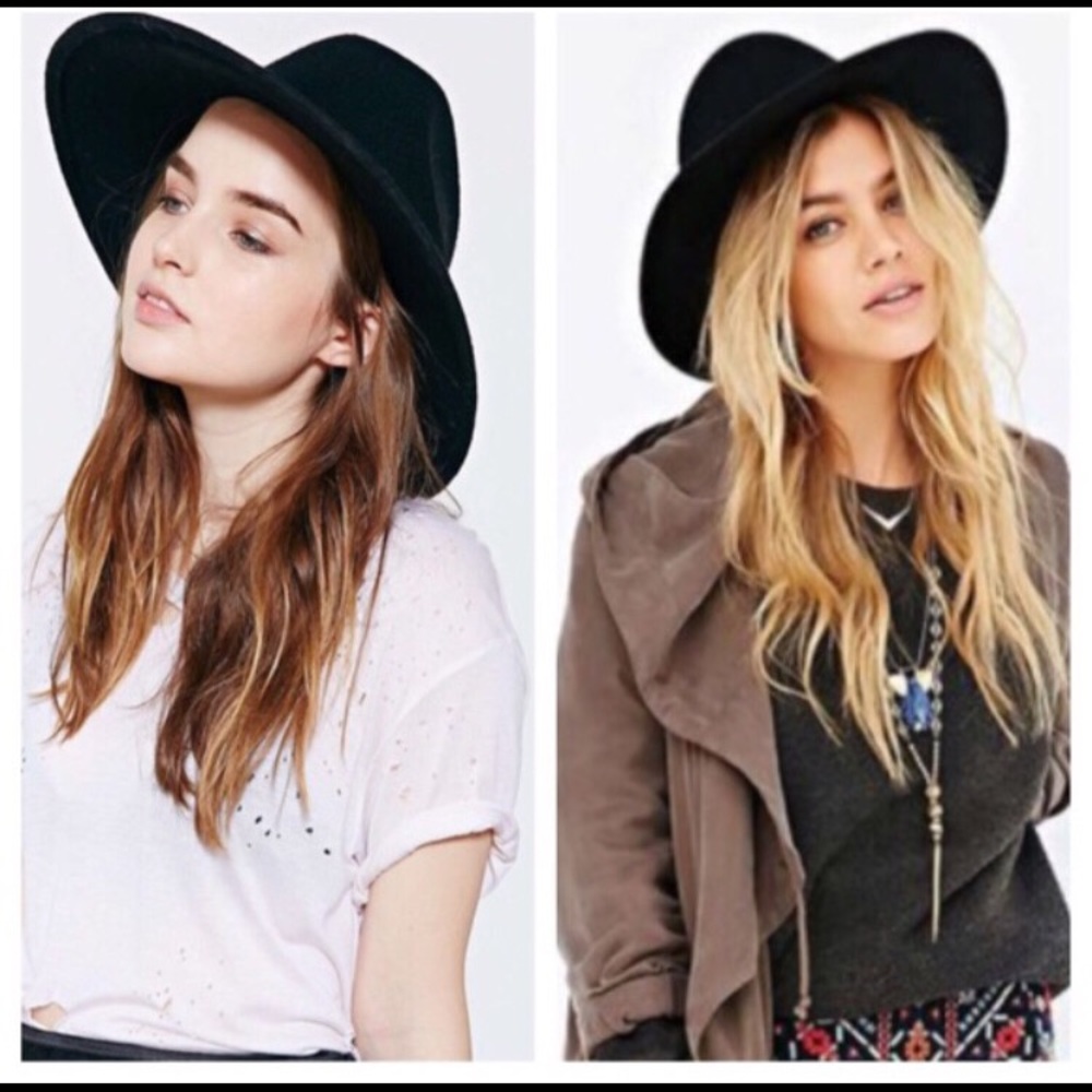 Exits black hat from Urban Outfitters