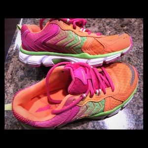 AVIA youth girls tennis shoes