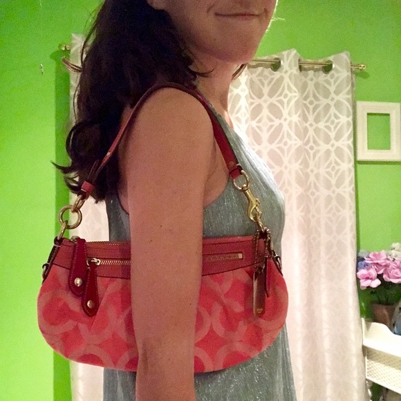 Must go!! ⭐️ Coach pink bag 🌸 Like New Condition - Picture 3 of 8