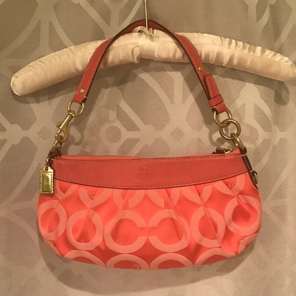 Must go!! ⭐️ Coach pink bag 🌸 Like New Condition - Picture 4 of 8