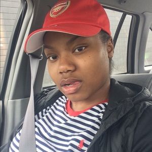 Meet your Posher, Akeirra