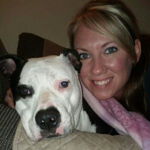 Meet your Posher, Lora