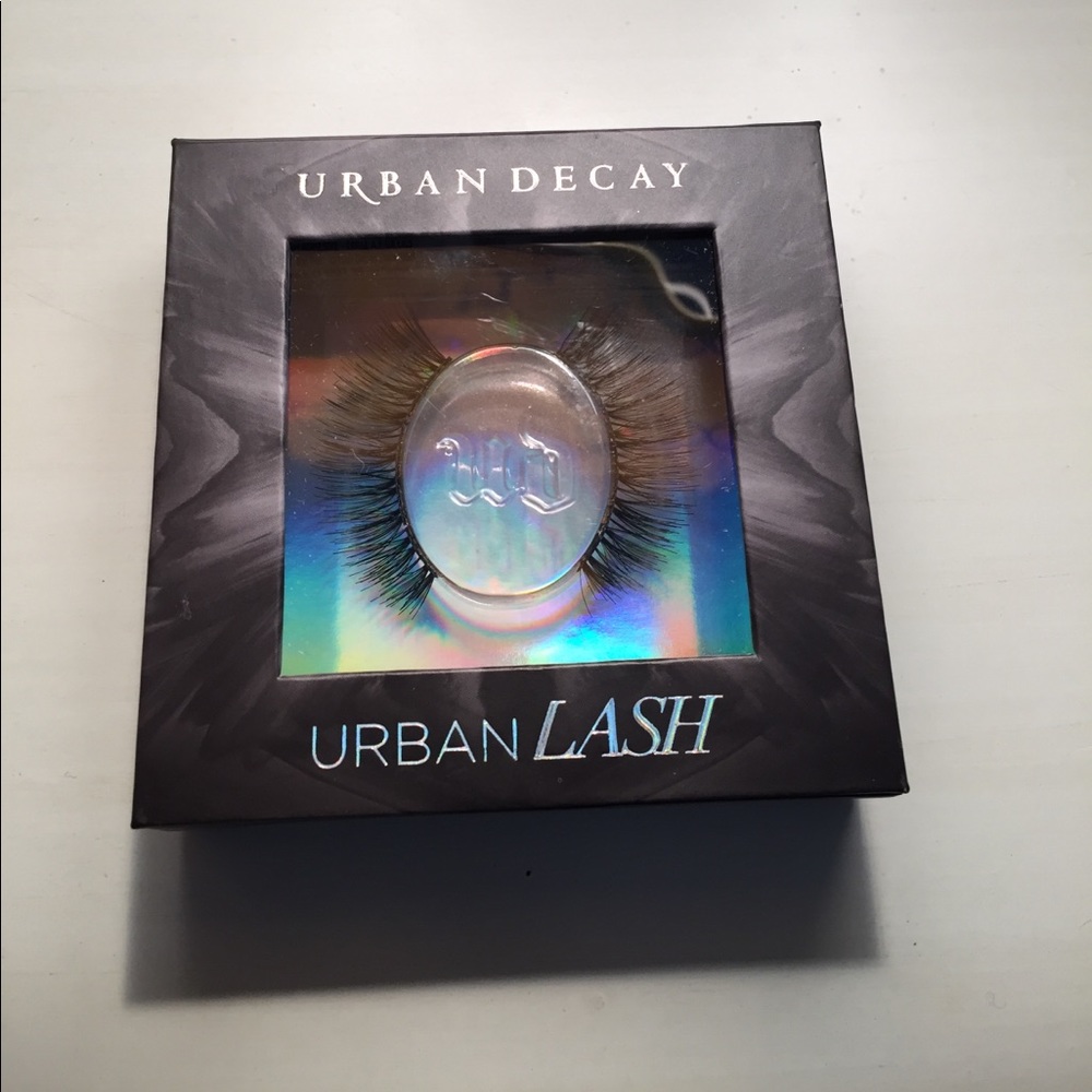 Urban Decay False Lashes | Entrapment