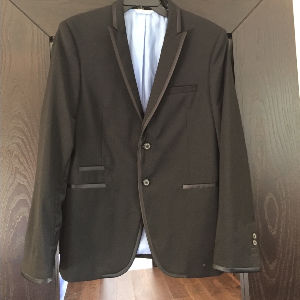 Zara Men's Black Blazer with Satin Detail