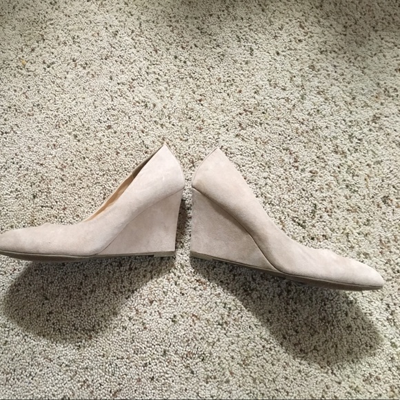 Velvet material tan wedges - Picture 1 of 4