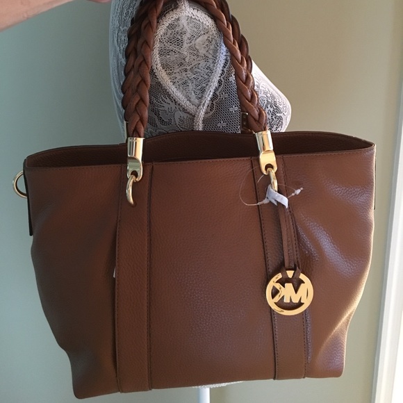 MICHAEL Michael Kors Handbags - NWT Michael Kors Naomi Large Shoulder Tote