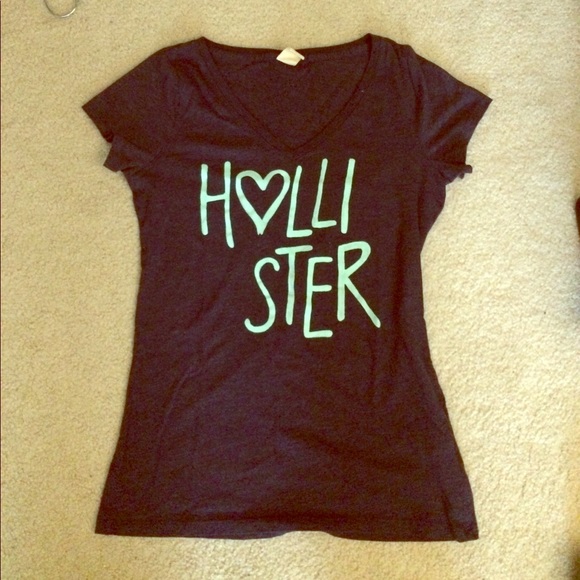 Hollister Graphic Heart Tee - Picture 1 of 1