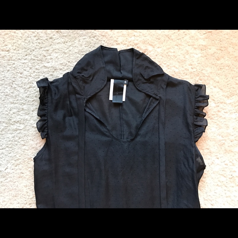 New woman's Omorika blouse. - Picture 2 of 4