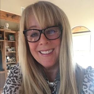 Meet your Posher, Deborah