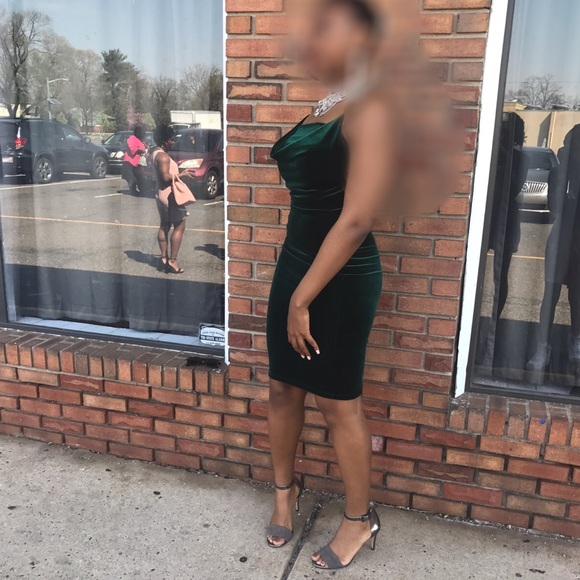 Green Velvet Dress - Picture 3 of 3